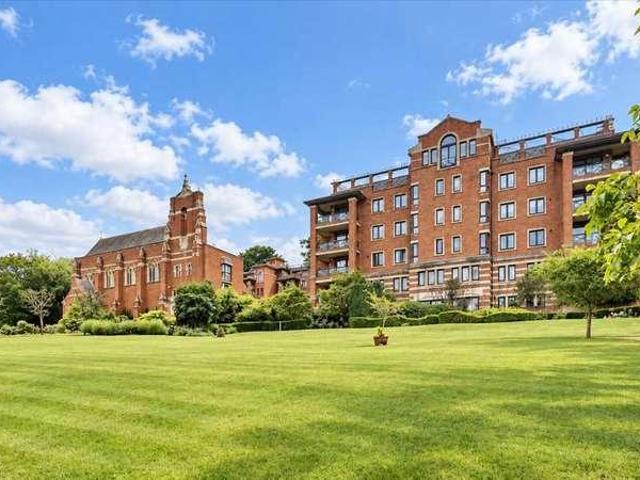 2 bed flat for sale