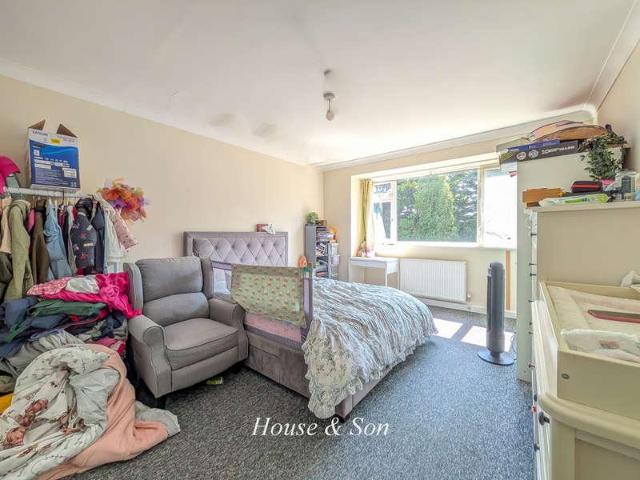 2 bed flat for sale