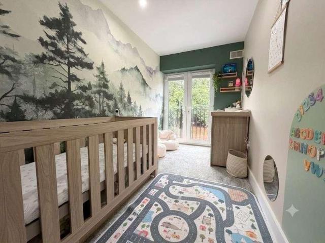 2 bed flat for sale
