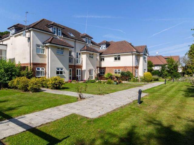 2 bed flat for sale