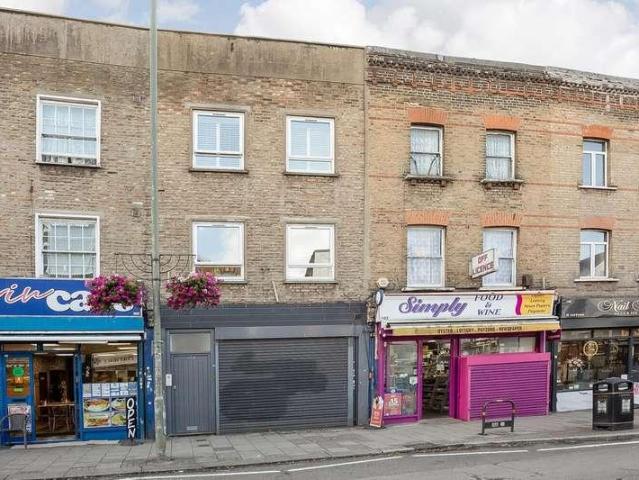 2 bed flat for sale