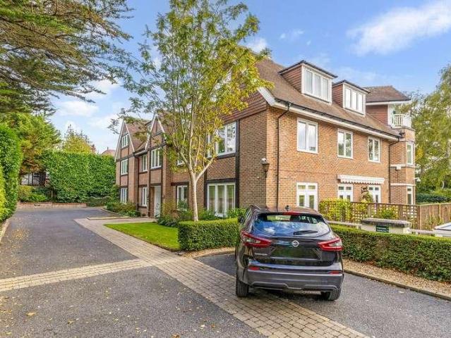 2 bed flat for sale