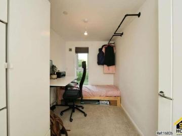 2 bed flat for sale