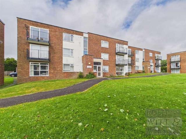 2 bed flat for sale
