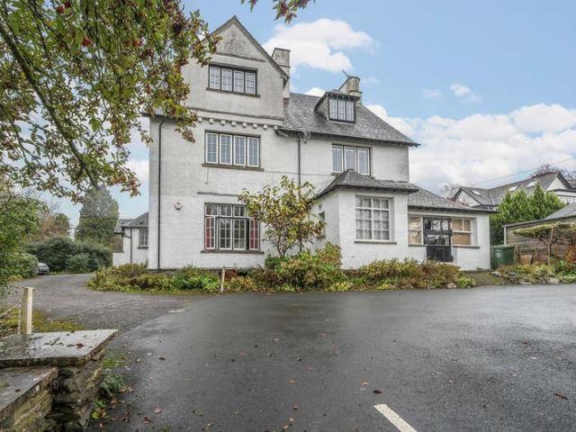 2 bed flat for sale