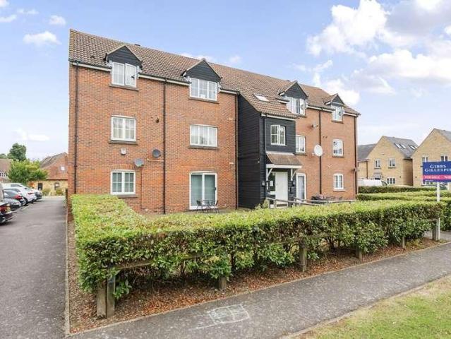 2 bed flat for sale