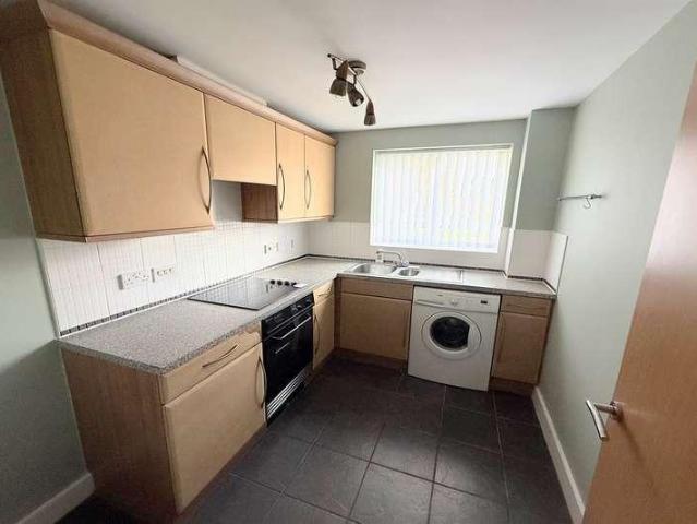 2 bed flat for sale