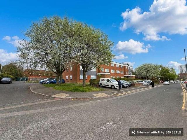 2 bed flat for sale