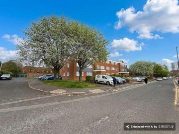 2 bed flat for sale