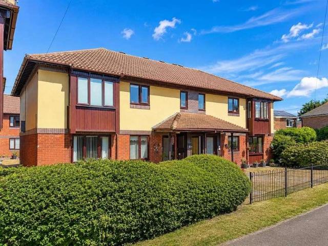 2 bed flat for sale