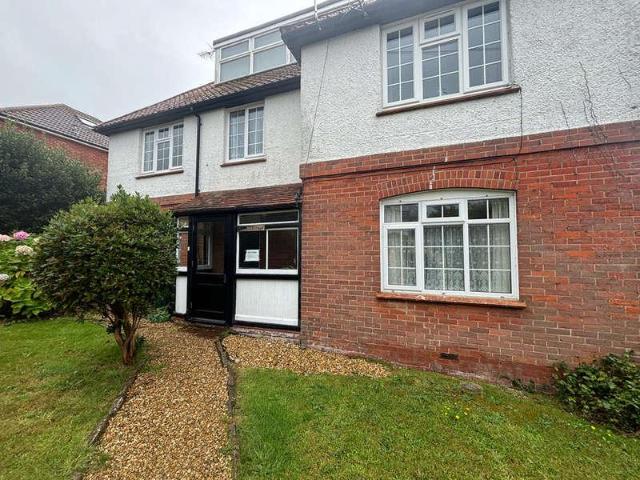 2 bed flat for sale