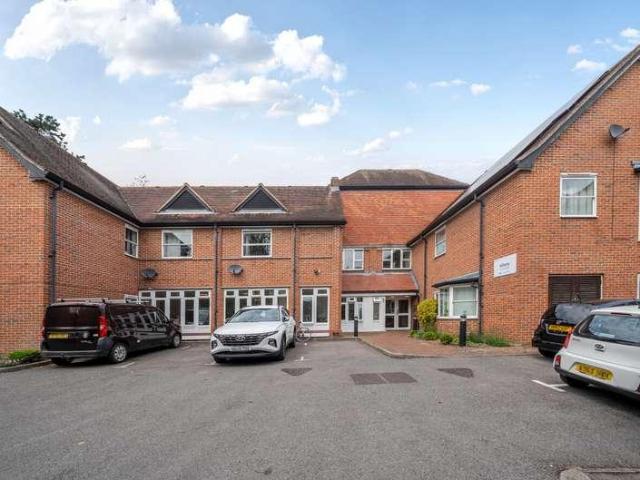 2 bed flat for sale