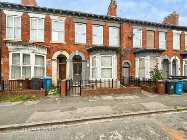 2 bed flat for sale
