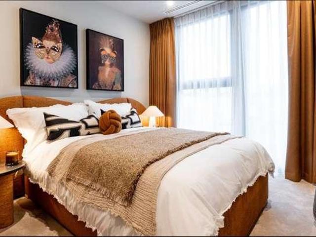 2 bed flat for sale