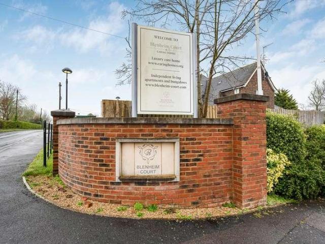 2 bed flat for sale