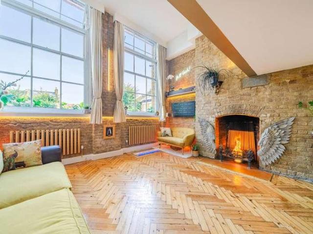 2 bed flat for sale
