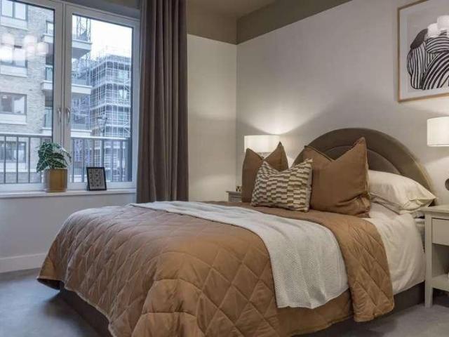 2 bed flat for sale