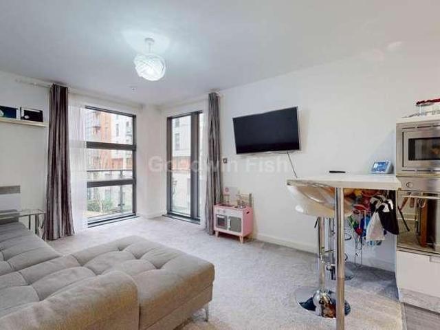 2 bed flat for sale