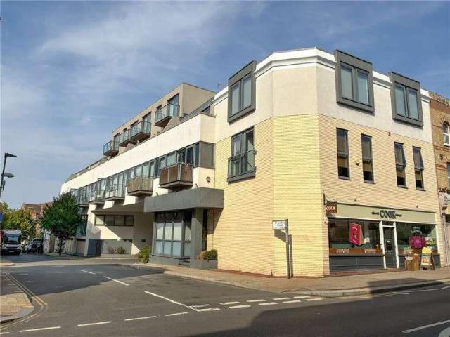2 bed flat for sale
