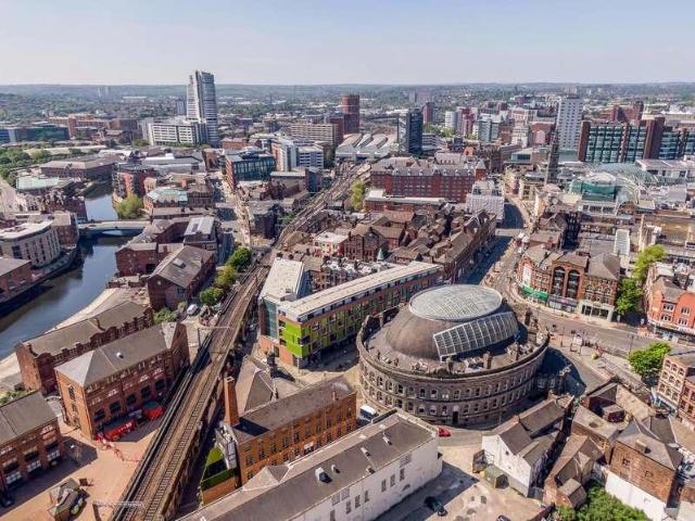 2 bed flat for sale