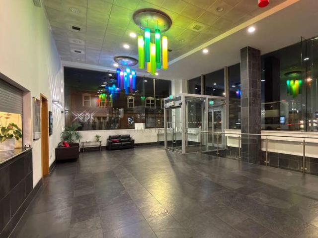 2 bed flat for sale