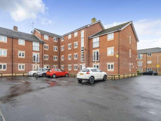 2 bed flat for sale