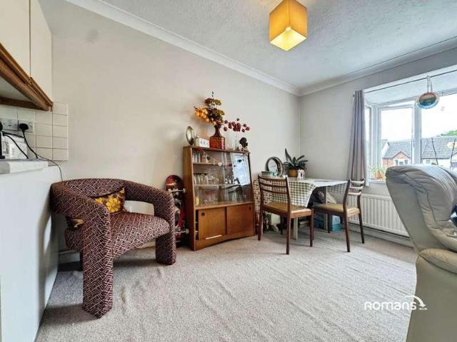 2 bed flat for sale