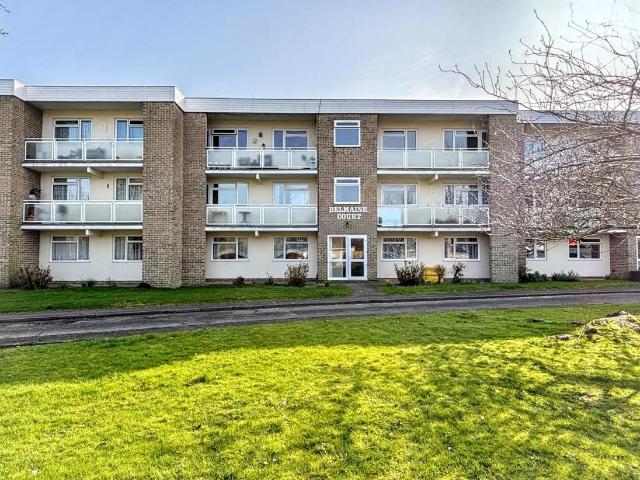 2 bed flat for sale
