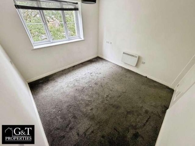 2 bed flat for sale