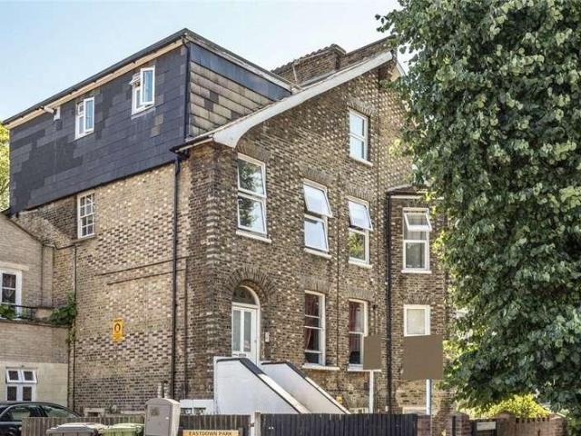 2 bed flat for sale