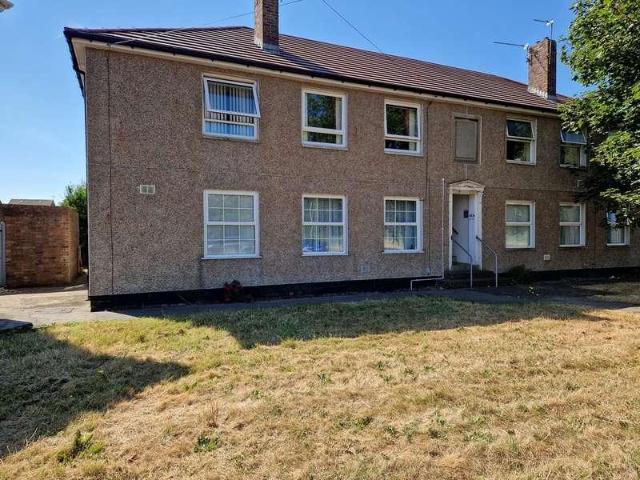 2 bed flat for sale