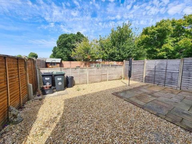 2 bed flat for sale