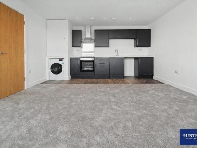 2 bed flat for sale