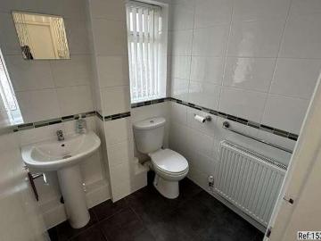 2 bed flat for sale