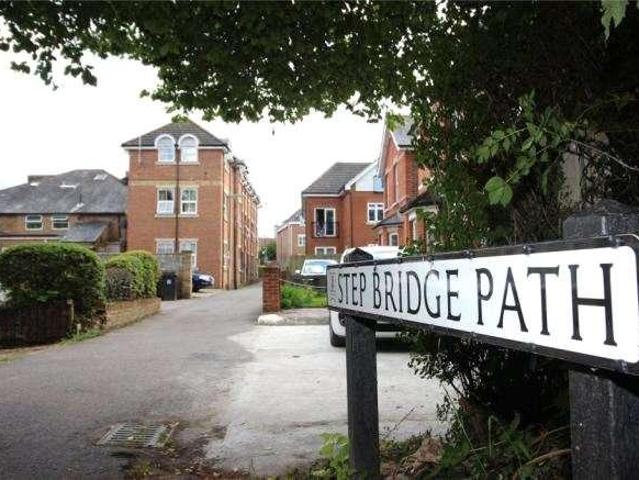 2 bed flat for sale