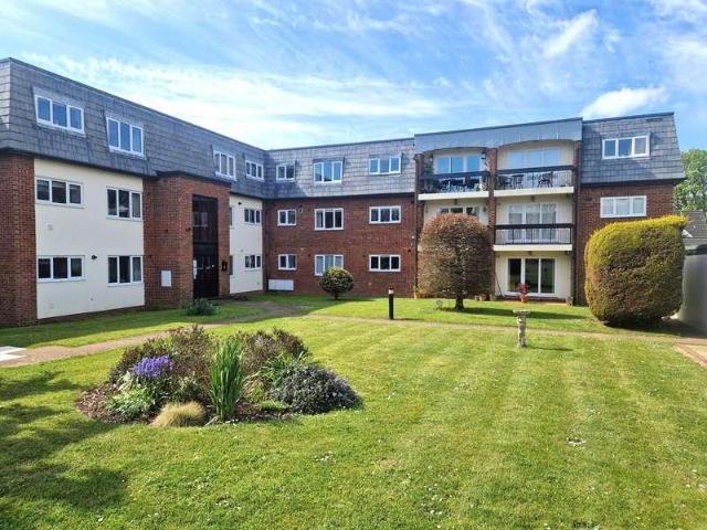 2 bed flat for sale