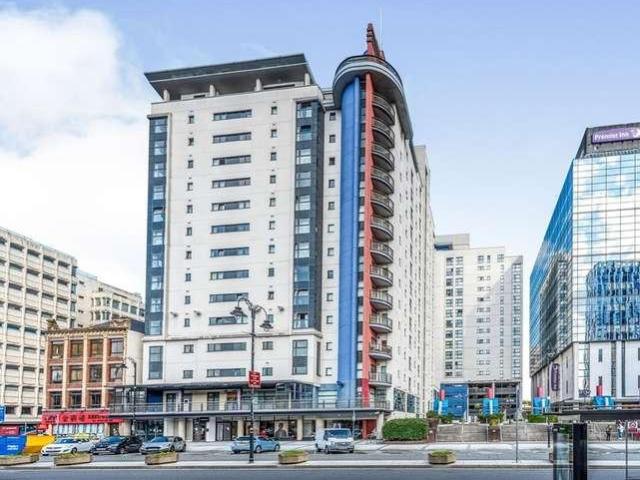 2 bed flat for sale