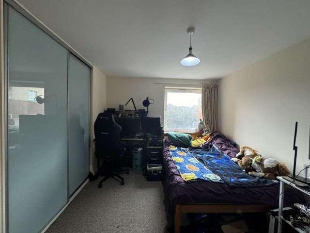 2 bed flat for sale