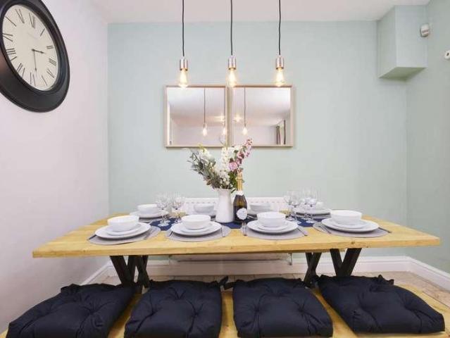 2 bed flat for sale