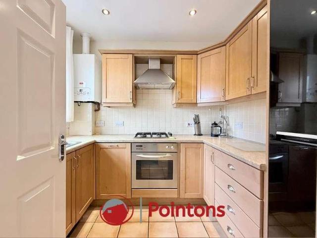 2 bed flat for sale