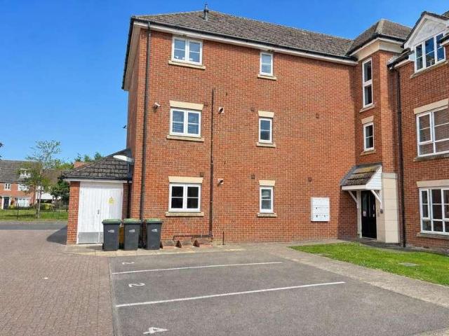 2 bed flat for sale