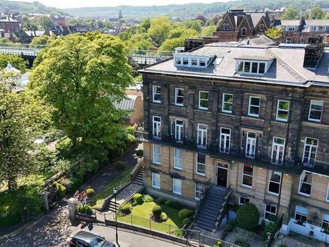 2 bed flat for sale