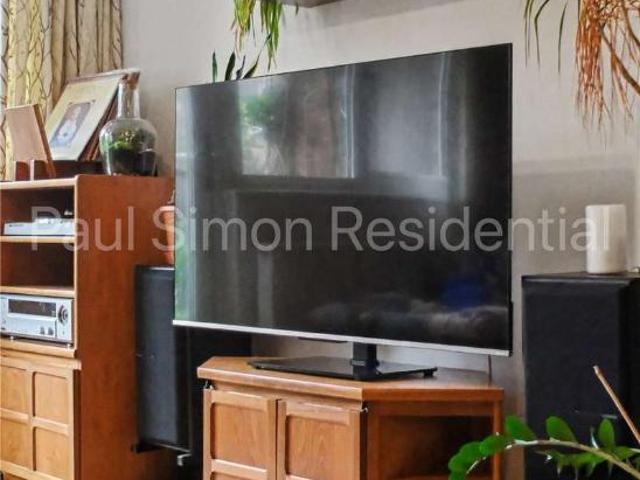 2 bed flat for sale