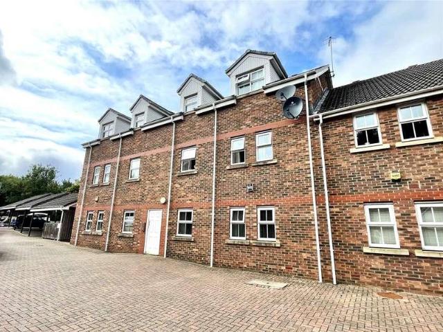 2 bed flat for sale