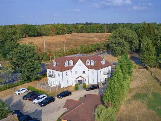 2 bed flat for sale