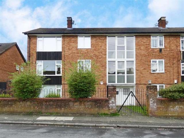 2 bed flat for sale