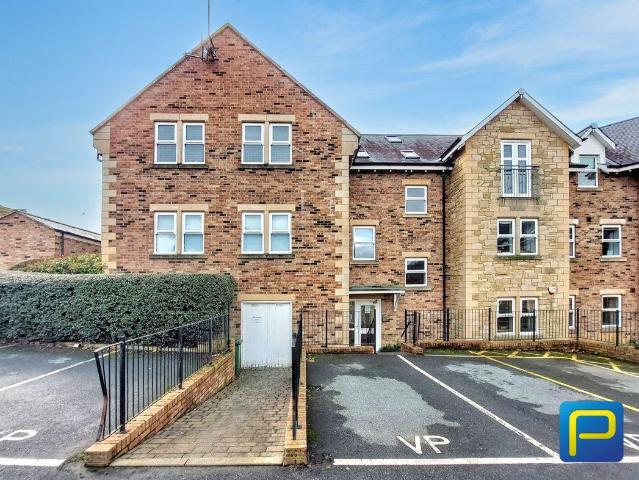 2 bed flat for sale