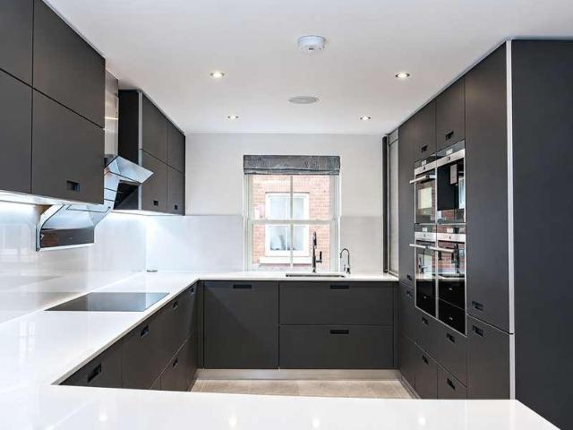 2 bed flat for sale