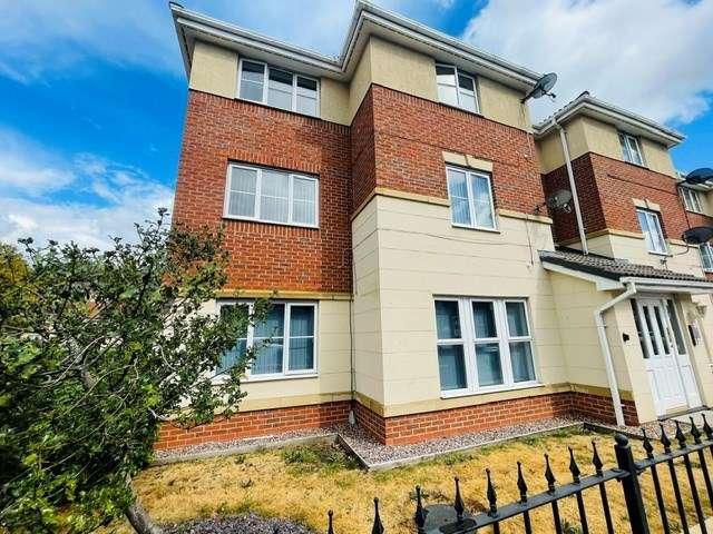 2 bed flat for sale