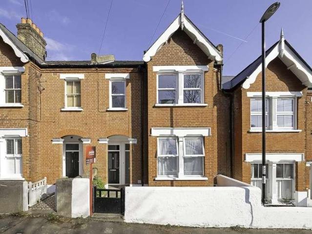 2 bed flat for sale